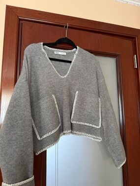 Zara Gray V-Neck Cropped Sweater with White Stitch Trim